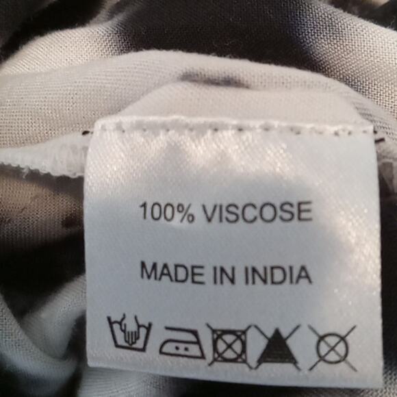 Area Women's Printed Three Quarter Sleeve V-neck Mini Dress. SMALL 100% Viscose - Picture 8 of 8